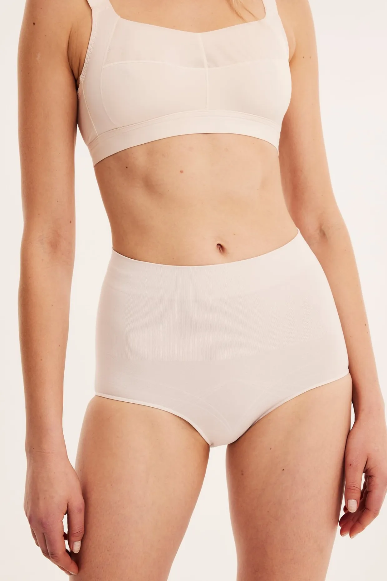 Alushousut seamless medium shape | Vaaleanbeige | Naiset | Kappahl