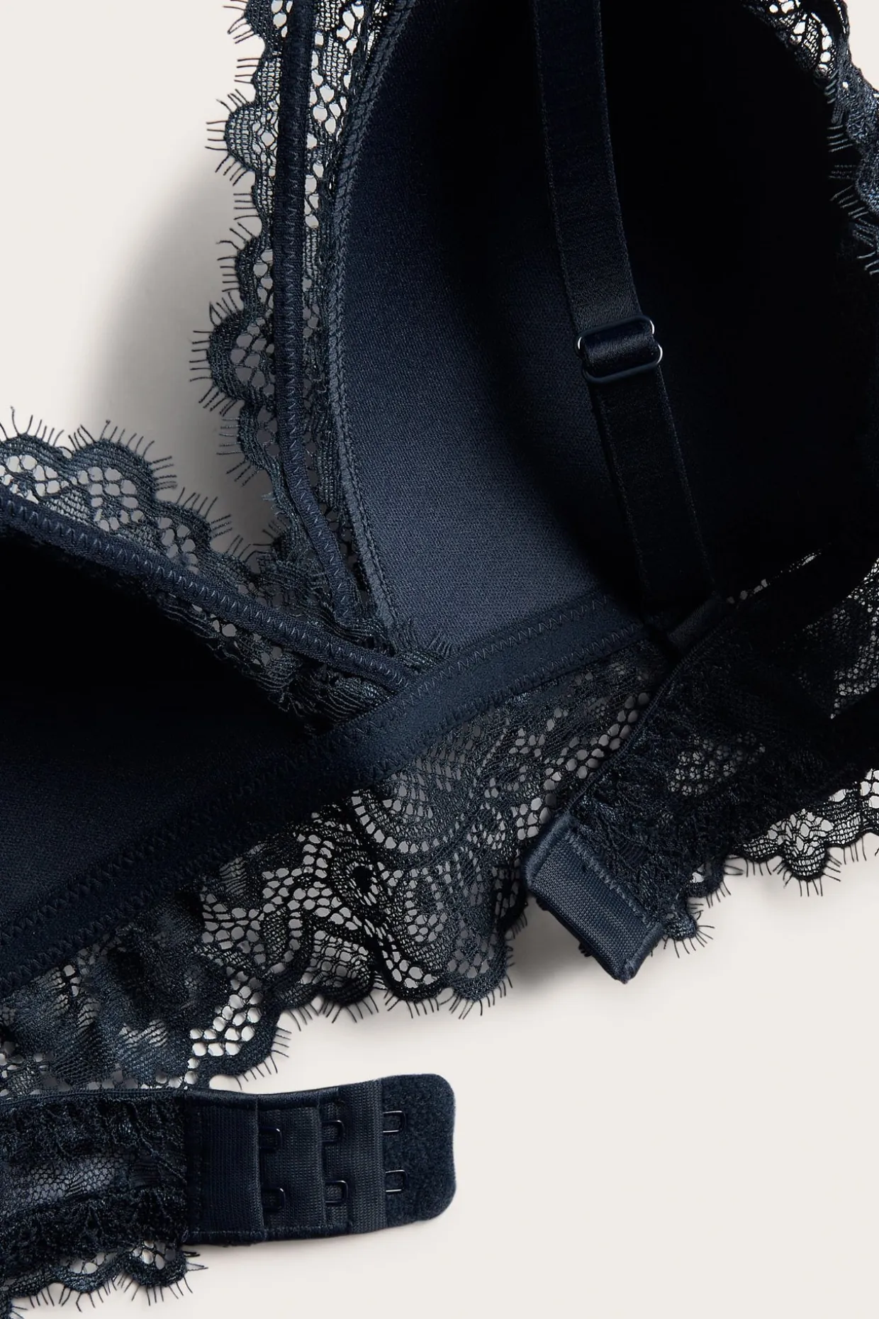 Bralette pitsillä | Tummansininen | Naiset | Kappahl