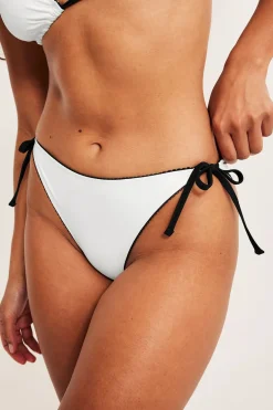 Brasilialaismallinen bikinialaosa, jossa on solmittavat nauhat | Luonnonvalkoinen | Naiset | Kappahl