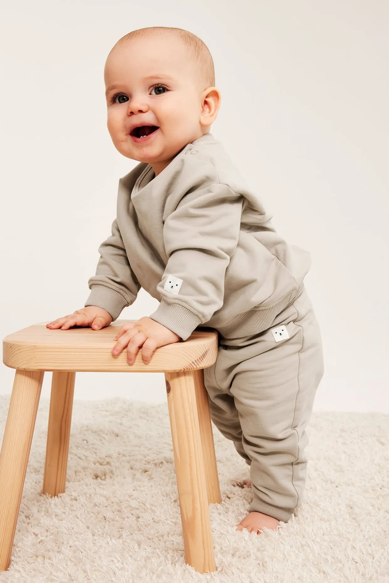 Collegehousut, joissa on harjattu sisäpuoli | Beige | Vauvat | Kappahl