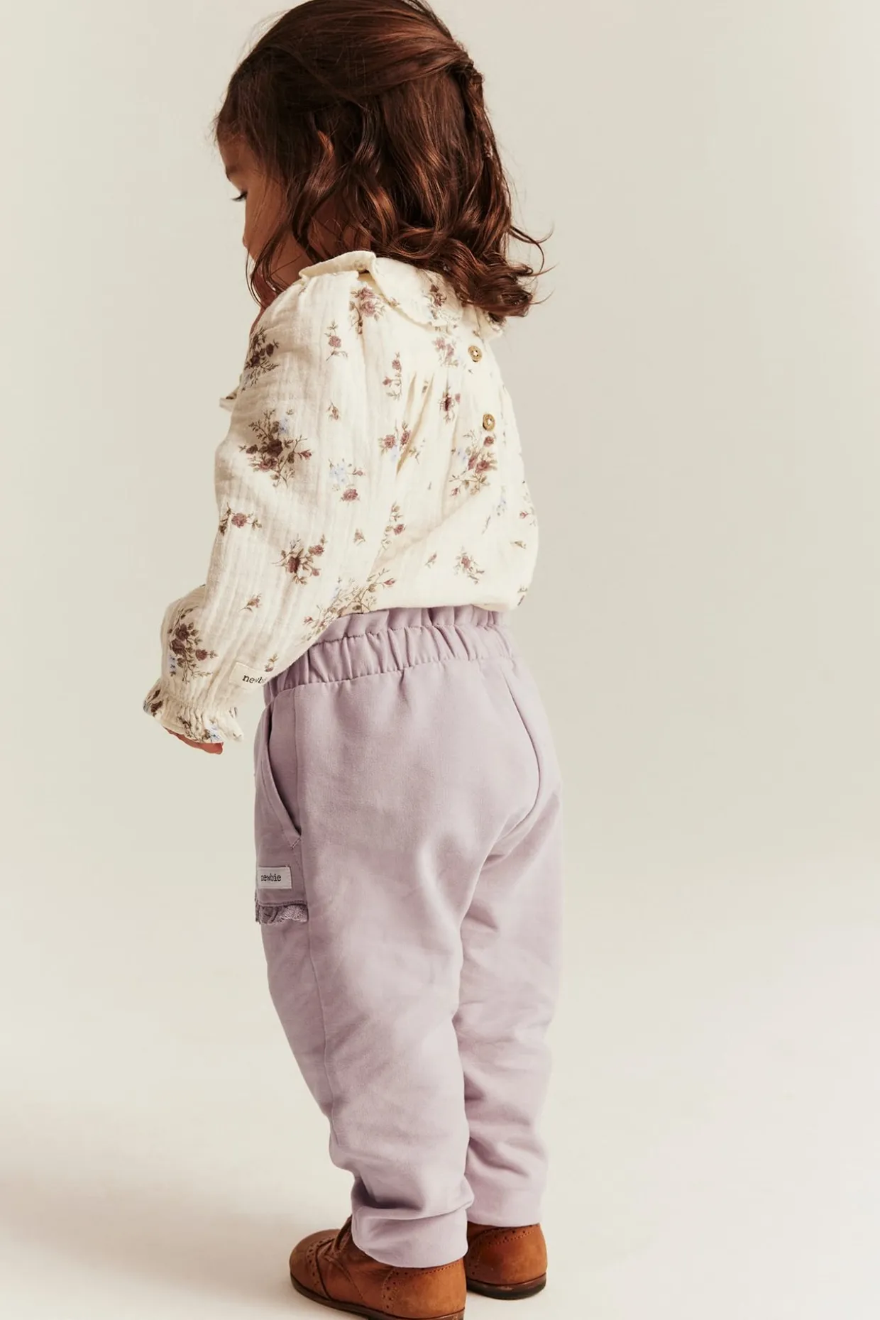 Collegehousut pitsiyksityiskohdilla | Vaaleanvioletti | Lapset | Newbie