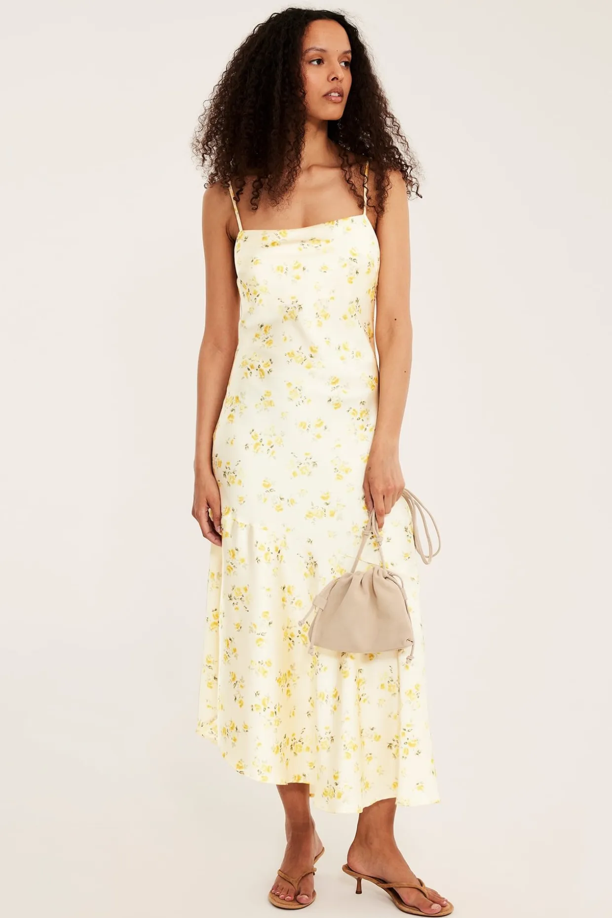 Epäsymmetrinen slip-mekko | Vaaleankeltainen | Naiset | Kappahl