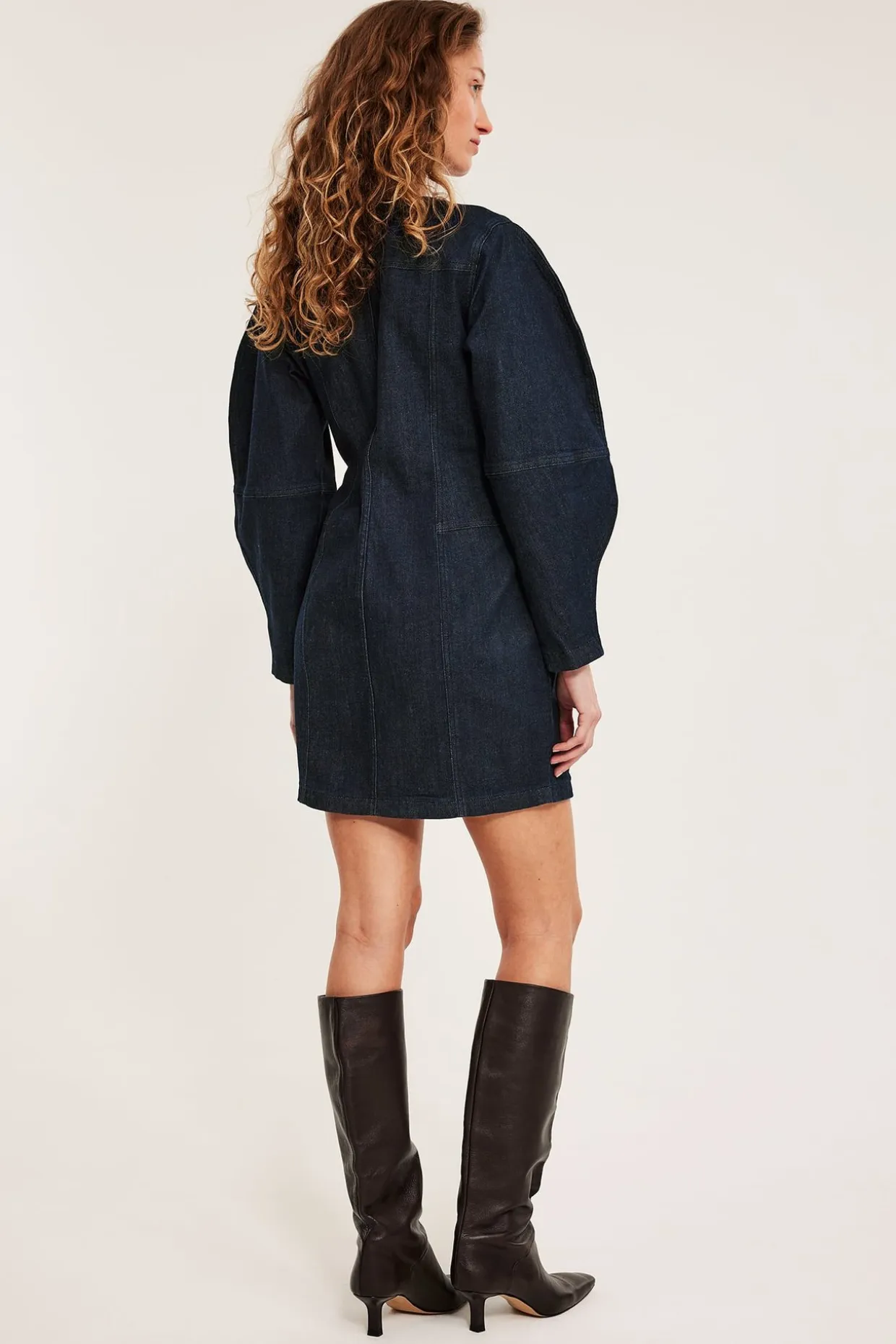 Farkkumekko, jossa on reilut hihat | Tumma denim | Naiset | Kappahl