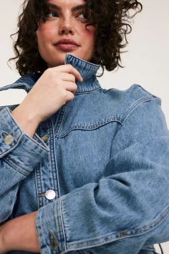 Farkkutakki vyöllä | Vaalea denim | Naiset | Kappahl