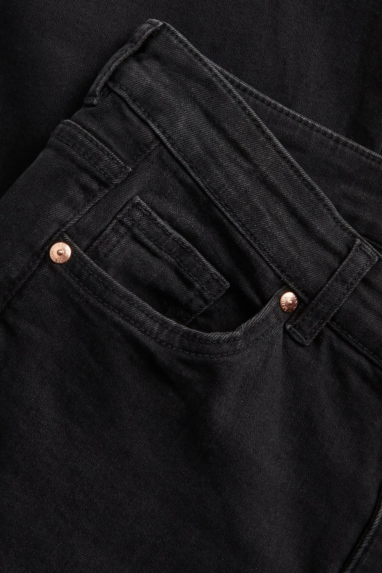 Flare jeans low waist | Musta denim | Naiset | Kappahl