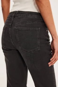 Flare jeans low waist | Musta denim | Naiset | Kappahl