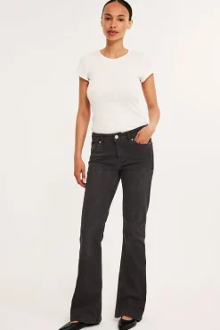 Flare jeans low waist | Musta denim | Naiset | Kappahl