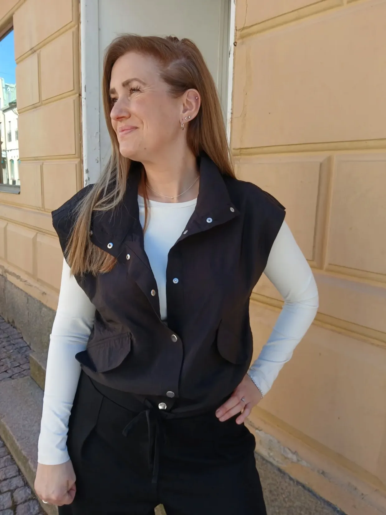 Hihaton paitapusero kiristysnyörillä | Musta | Naiset | Kappahl