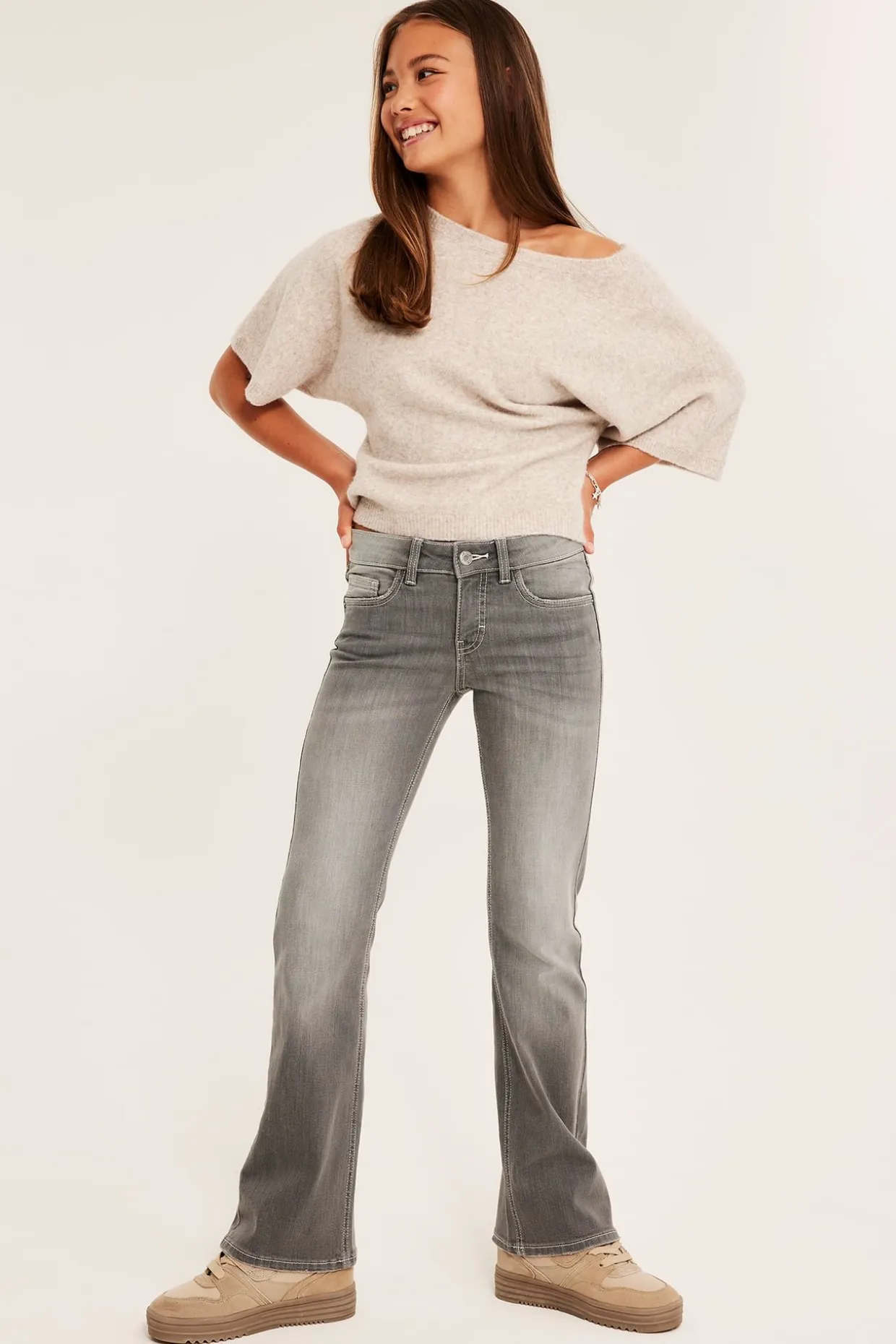 Jeans bootcut low waist | Hopeanharmaa | Lapset | Kappahl