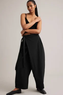 Kietaisuhousut, joissa on solmittavat nauhat sivulla | Musta | Naiset | Kappahl