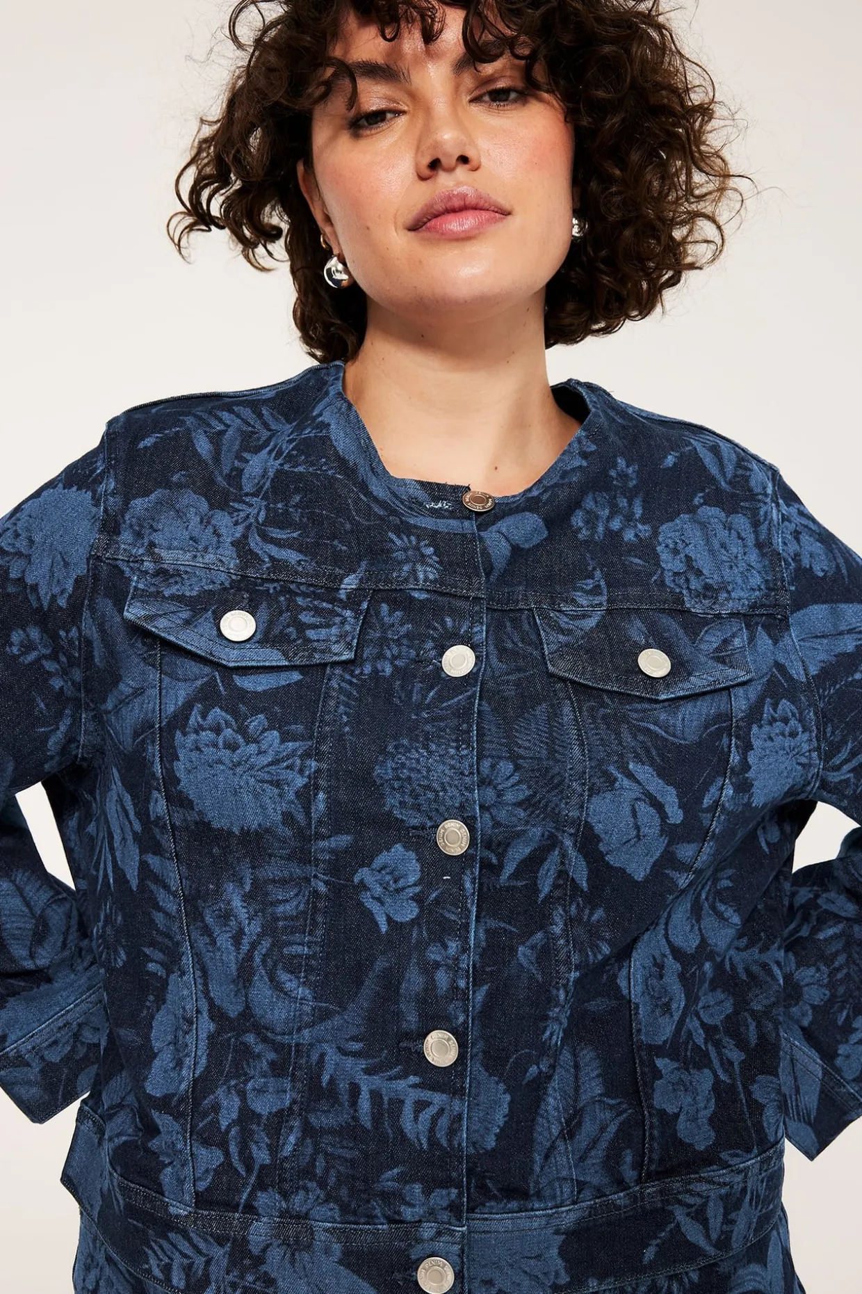 Kuviollinen farkkutakki | Denim | Naiset | Kappahl