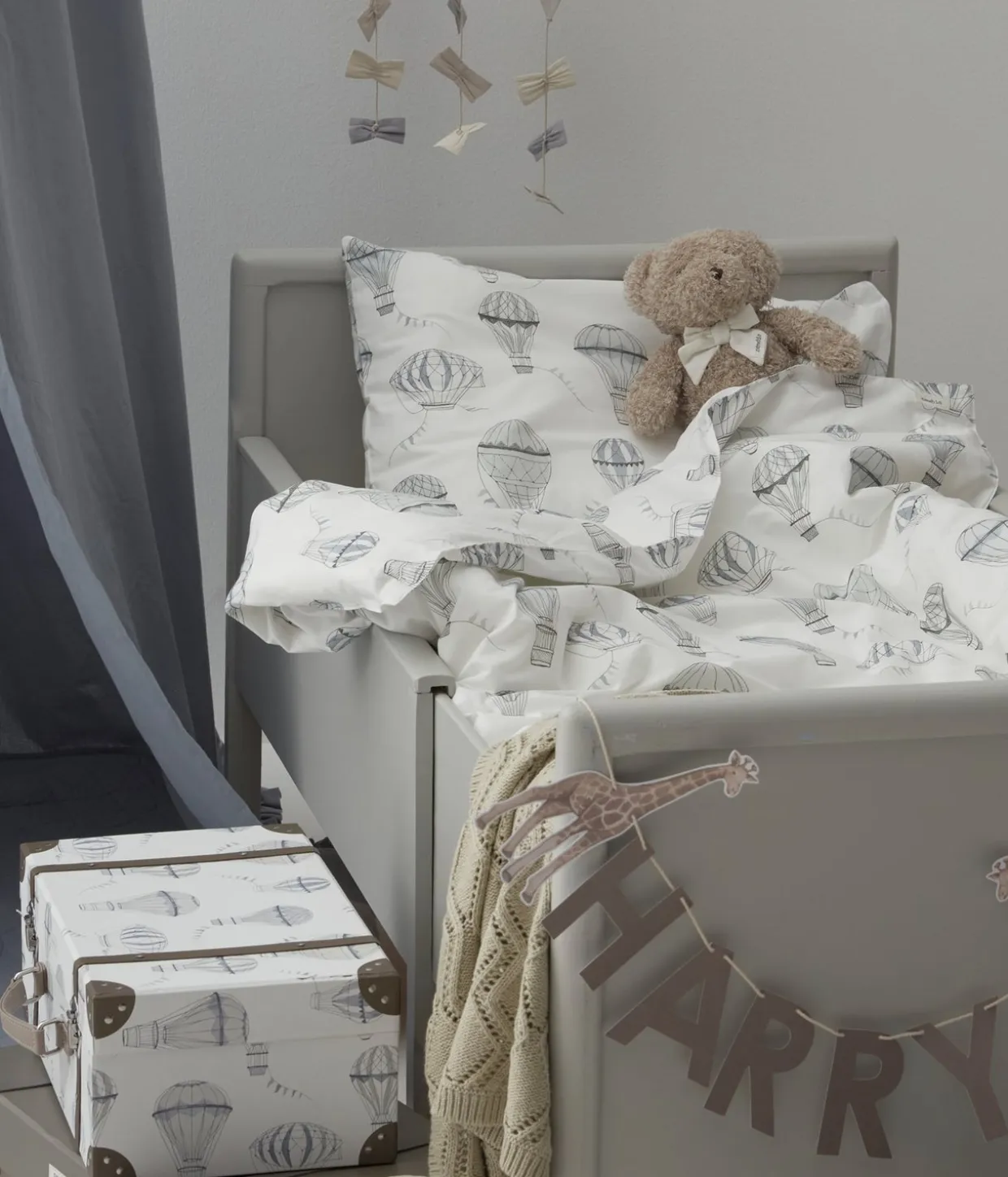 Kuviollinen vuodevaatesetti 100 x 130 | Luonnonvalkoinen | Vauvat | Newbie