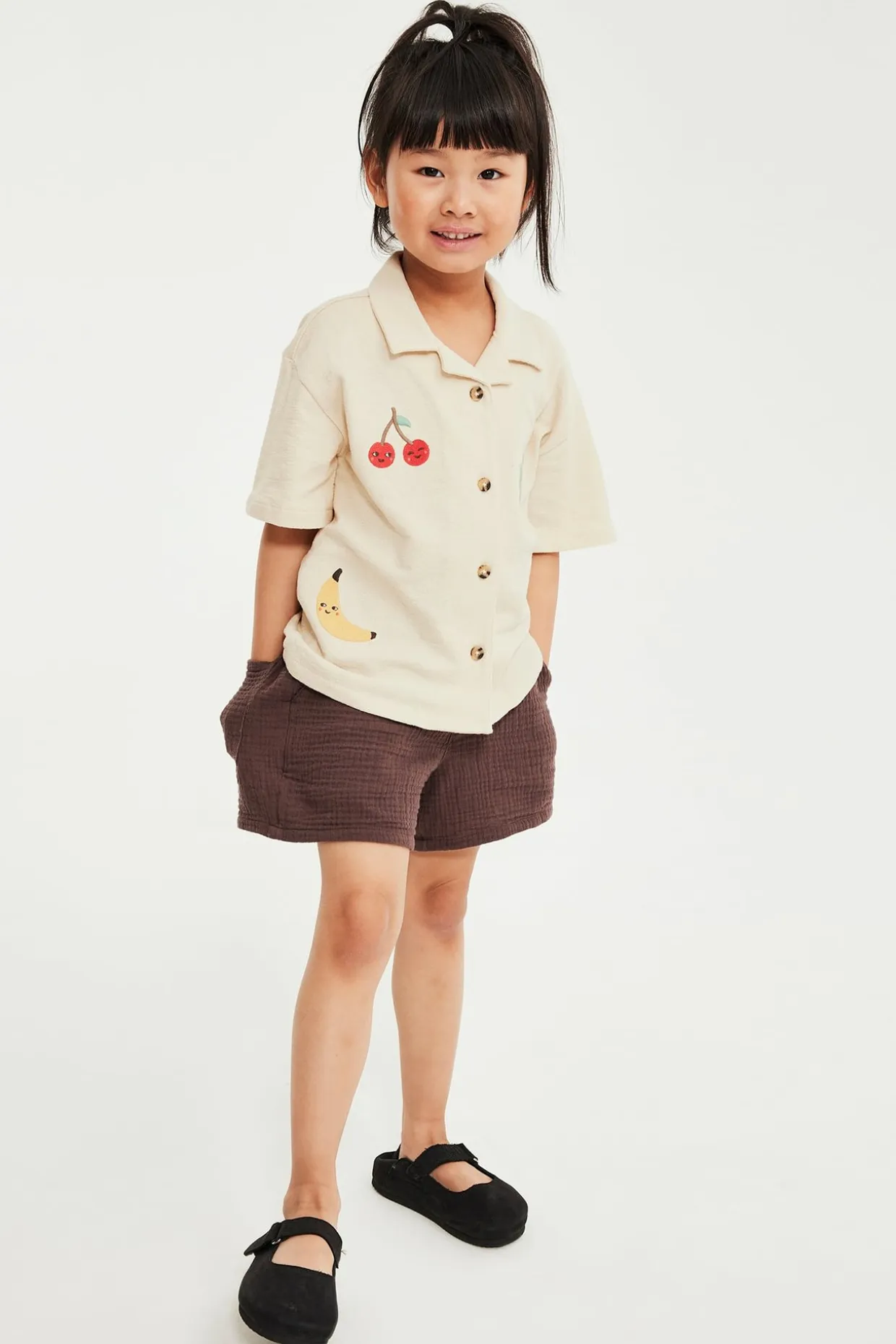 Lyhythihainen paita, jossa brodeeraus | Beige | Lapset | Kappahl