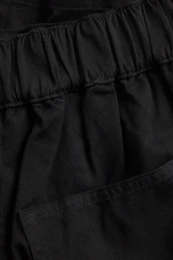 Lyocellin ja puuvillan sekoitteesta valmistetut bermudashortsit | Musta | Naiset | Kappahl