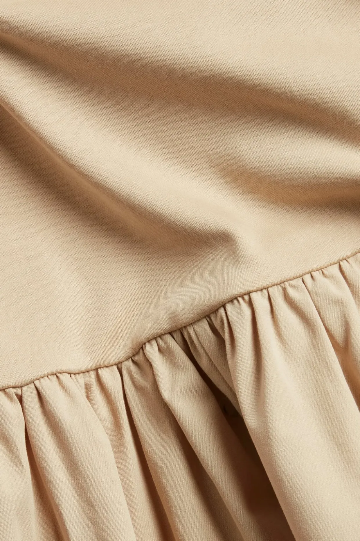 Mekko, jossa on levenevä hameosa | Beige | Naiset | Kappahl
