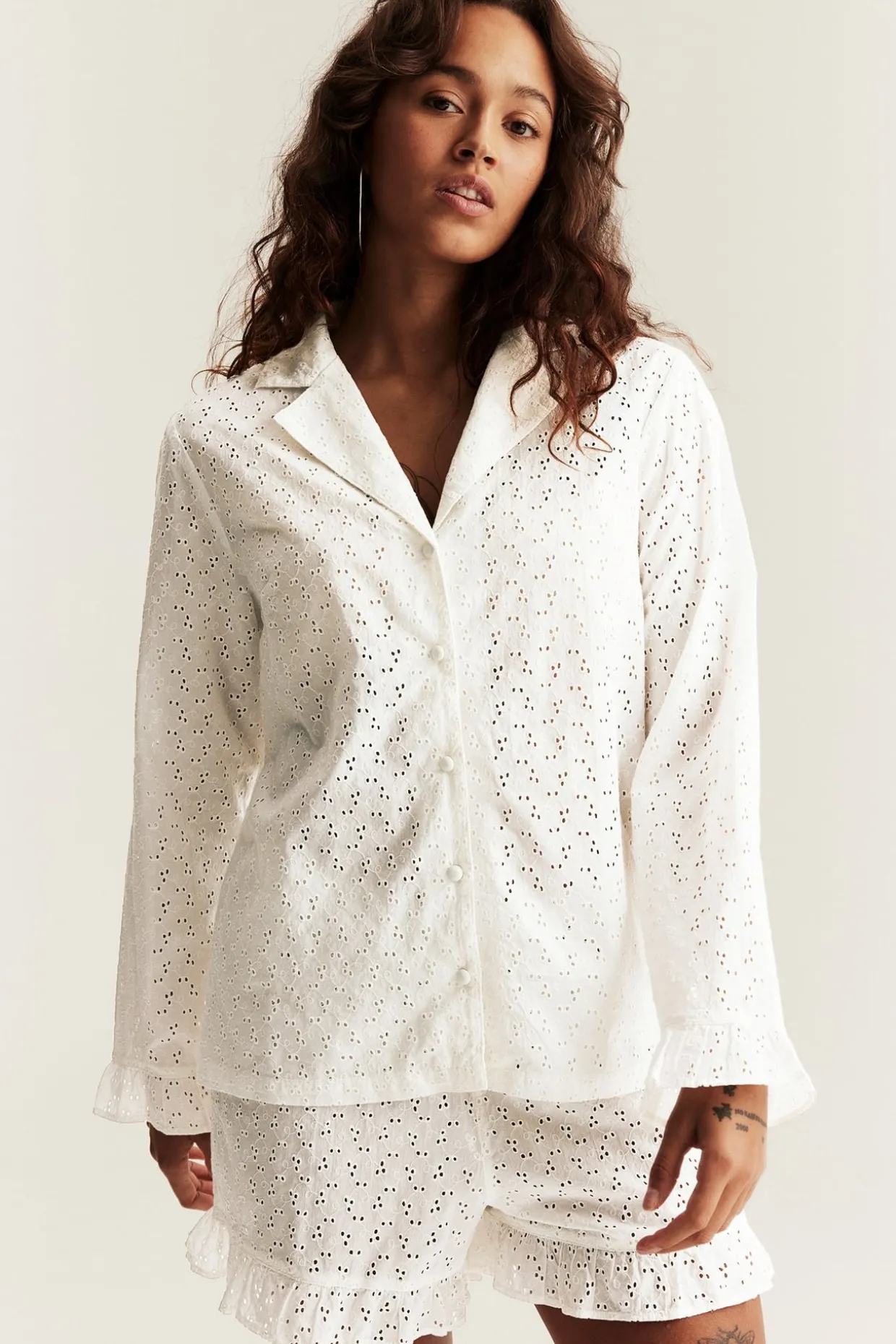 Newbie Womanin pyjama englantilaisella kirjonnalla | Luonnonvalkoinen | Lapset | Newbie