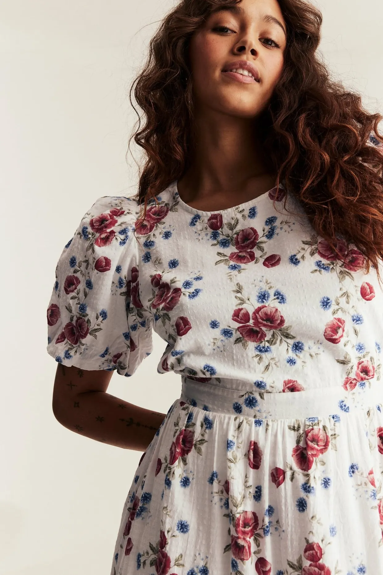Newbie Woman -malliston kukkakuvioinen mekko | Luonnonvalkoinen | Lapset | Newbie