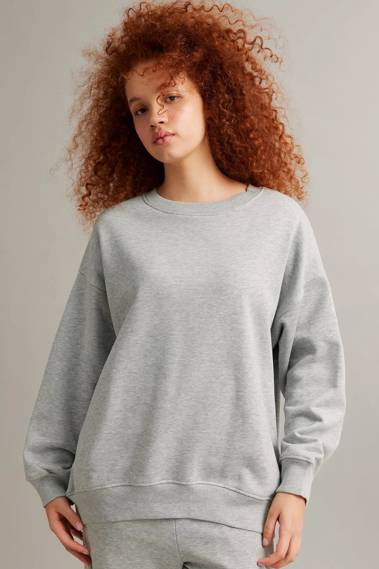 Oversized sweatshirt | Vaaleanharmaa | Naiset | Kappahl