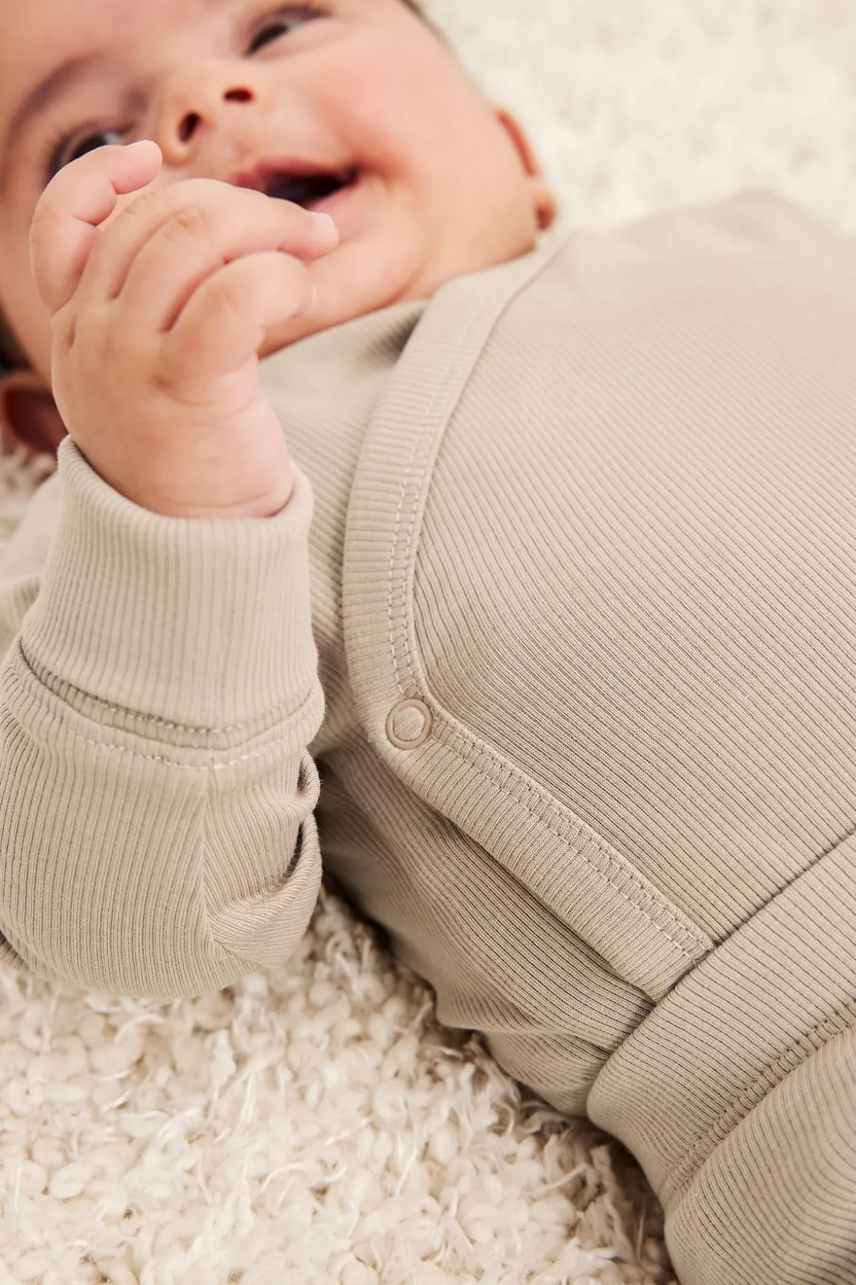 Pidennettävissä oleva ribattu body | Beige | Vauvat | Kappahl