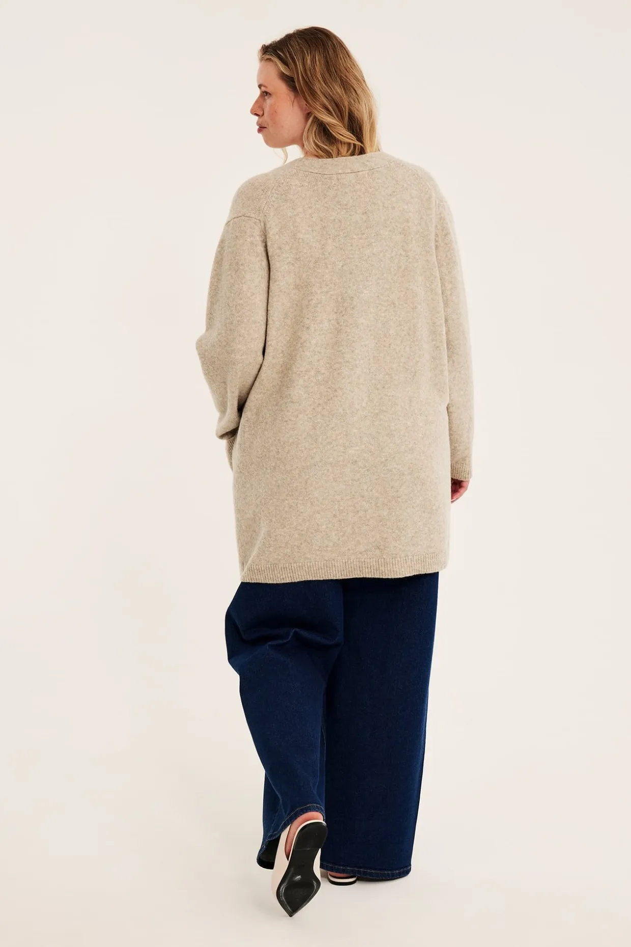 Pitkä neuletakki | Meleerattu beige | Naiset | Kappahl