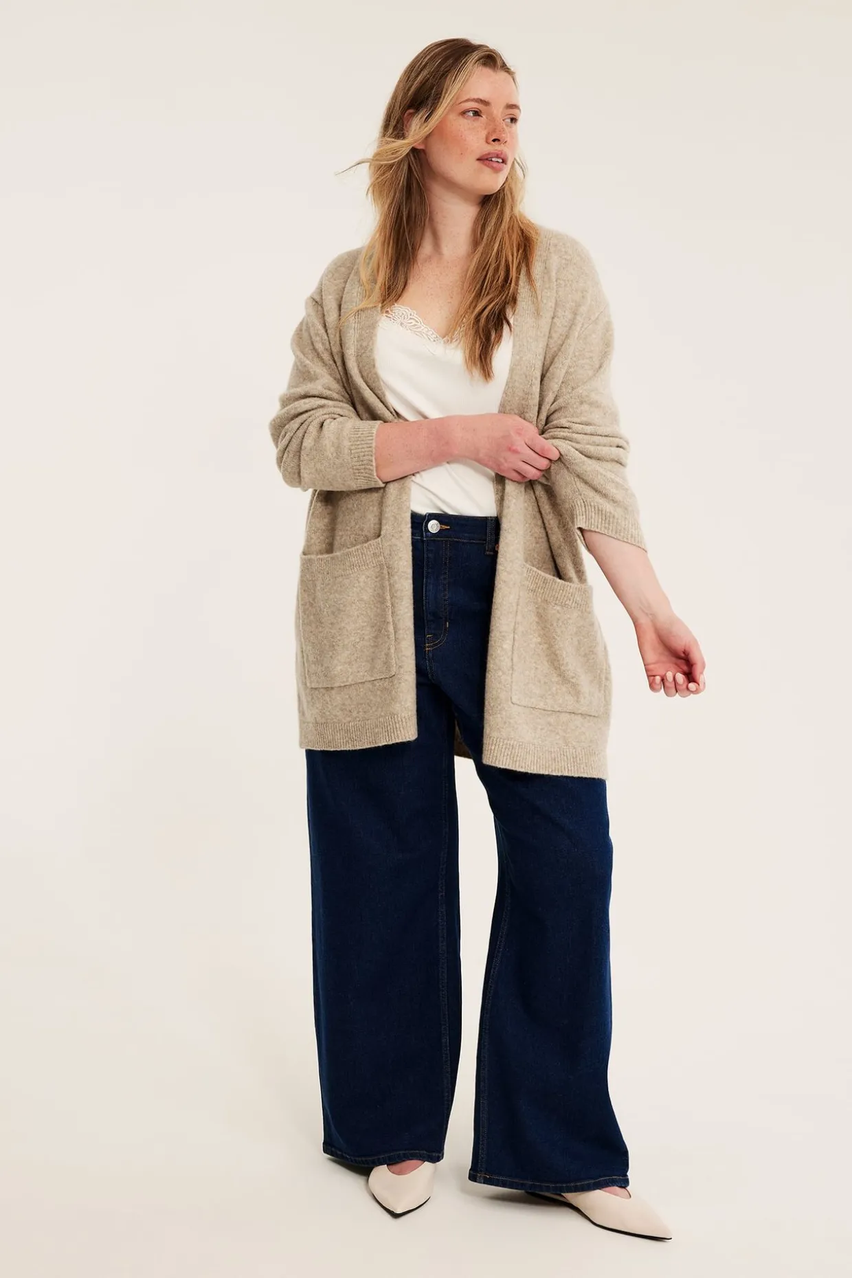 Pitkä neuletakki | Meleerattu beige | Naiset | Kappahl
