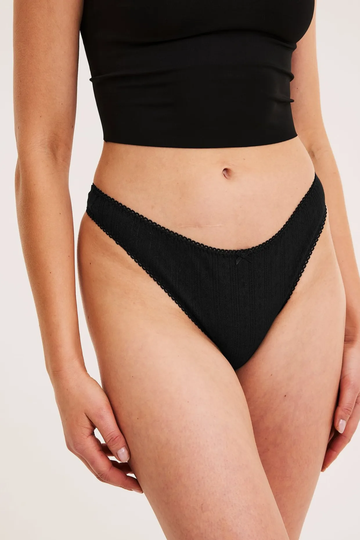 Pointelle-stringit | Musta | Naiset | Kappahl