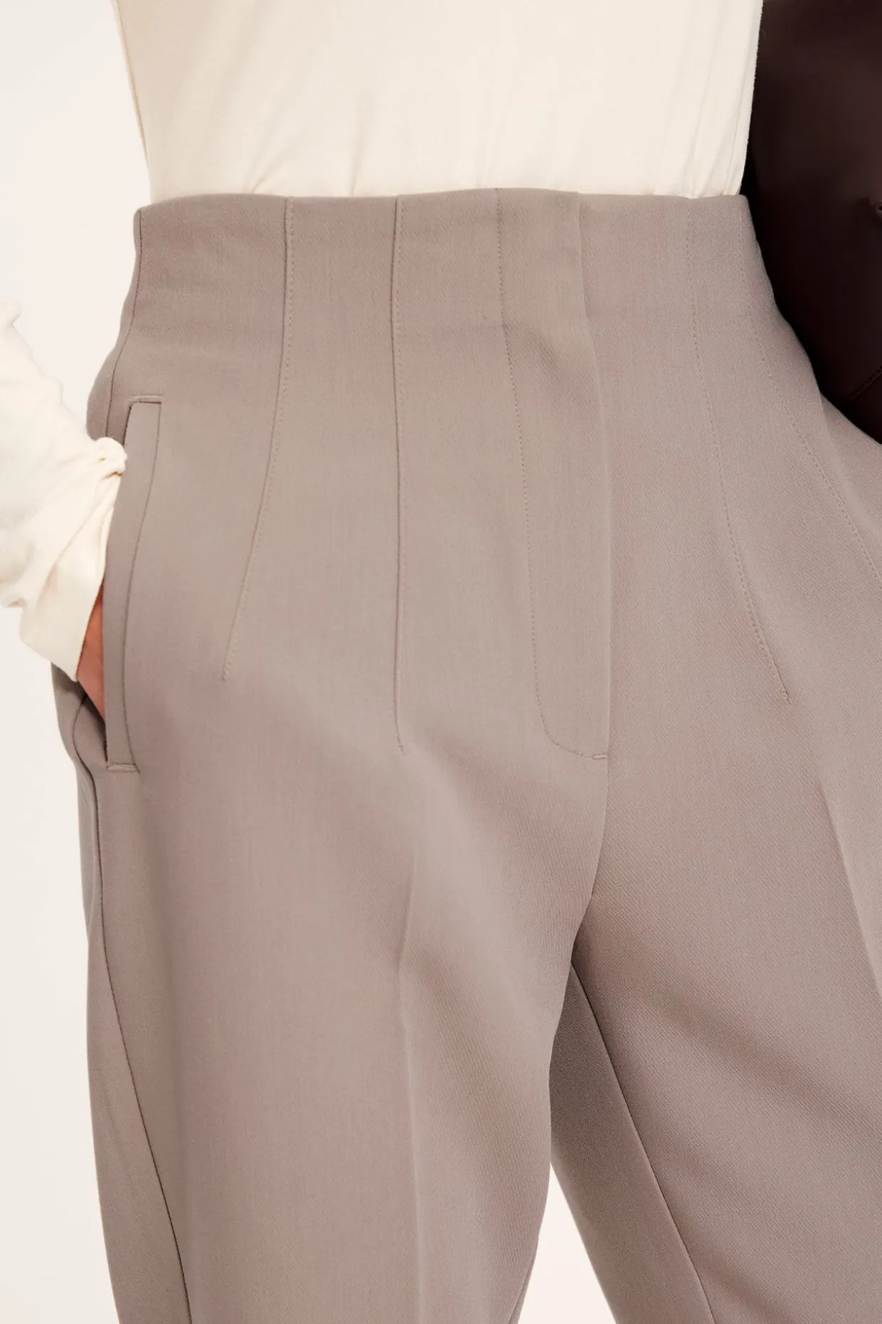 Pukuhousut | Tummanbeige | Naiset | Kappahl