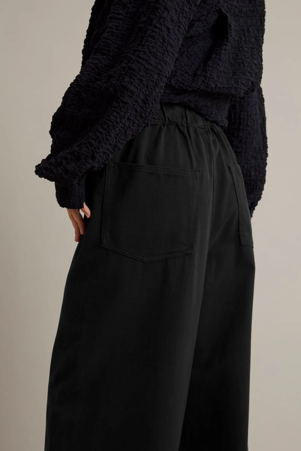 Pull-on-housut wide fit | Musta | Naiset | Kappahl