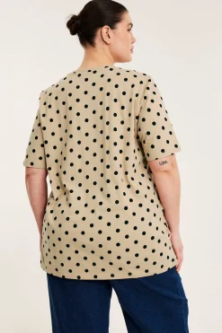 Puuvillaa oleva pistekuvioinen pitkä t-paita. | Beige | Naiset | Kappahl