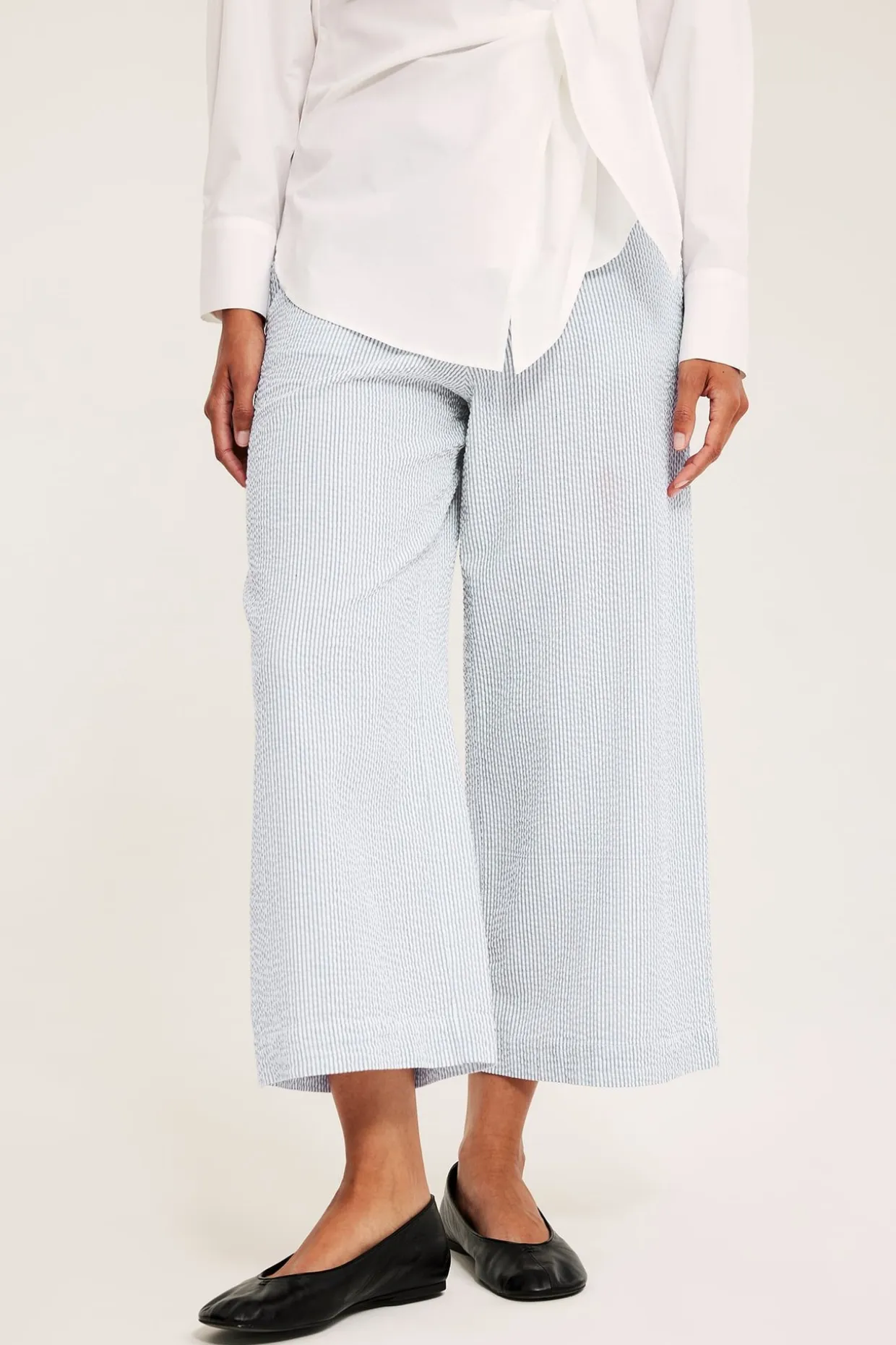 Puuvillakreppiä olevat culottehousut