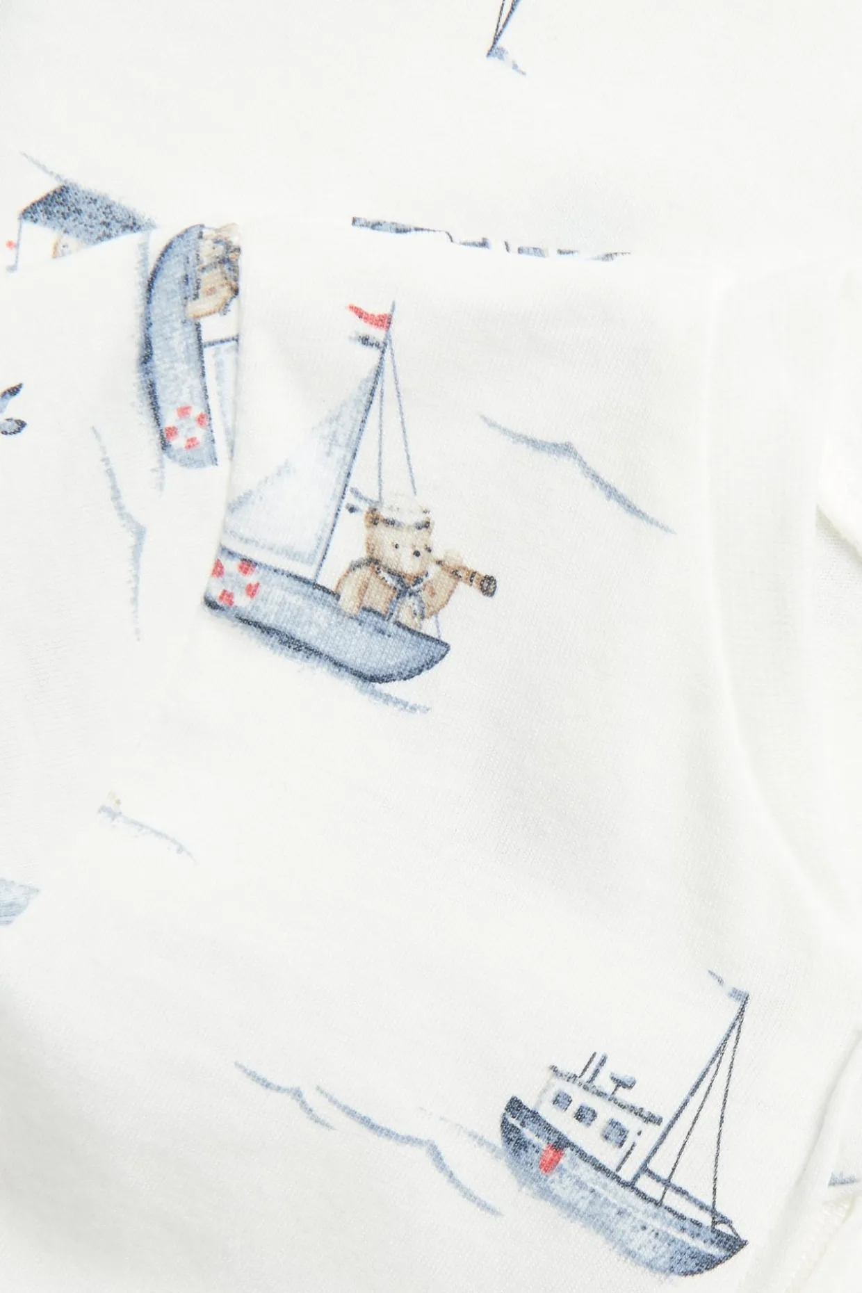 Pyjamas with sailboats | Luonnonvalkoinen | Vauvat | Newbie