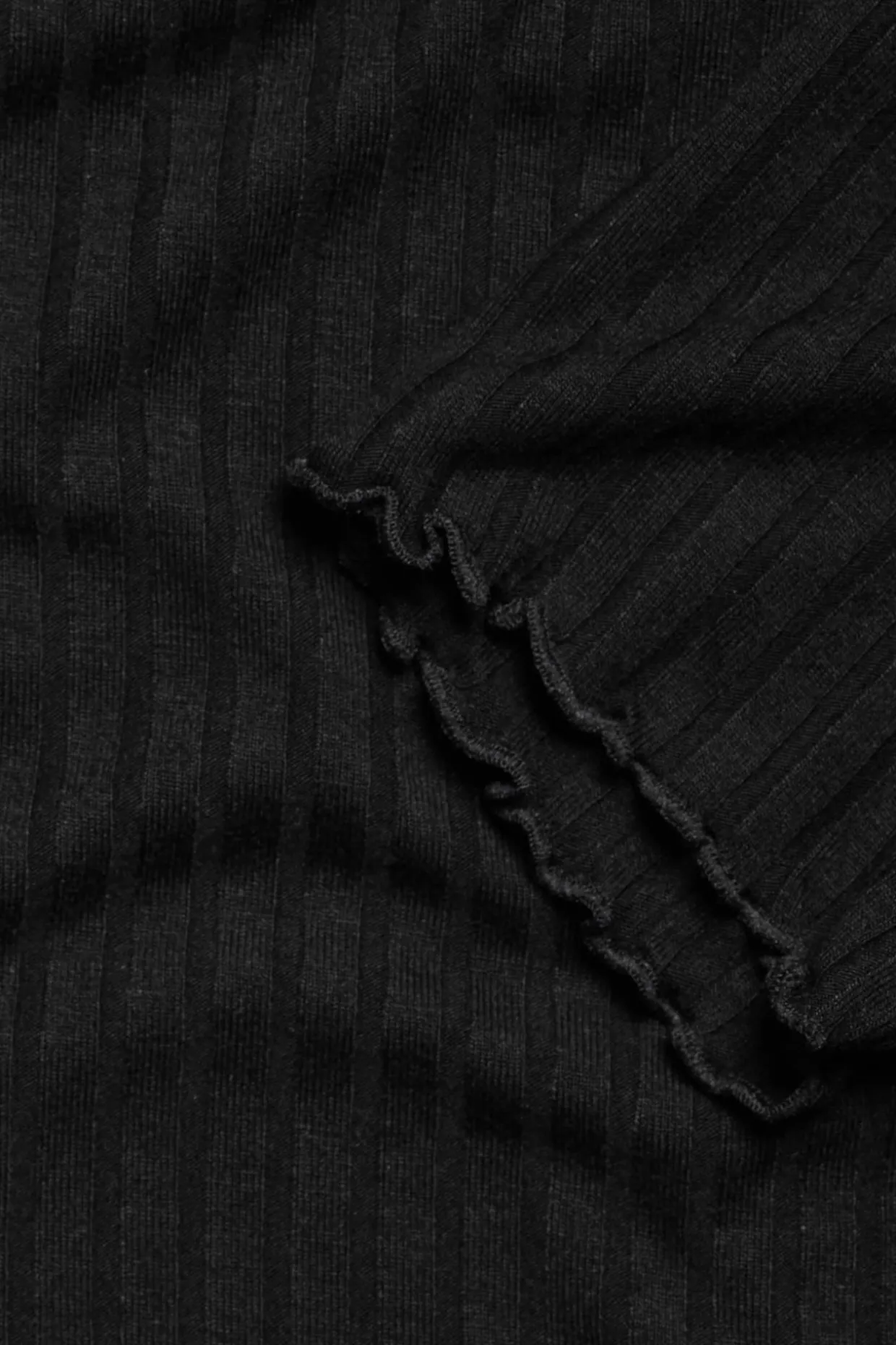 Ribattu mekko | Musta | Naiset | Kappahl