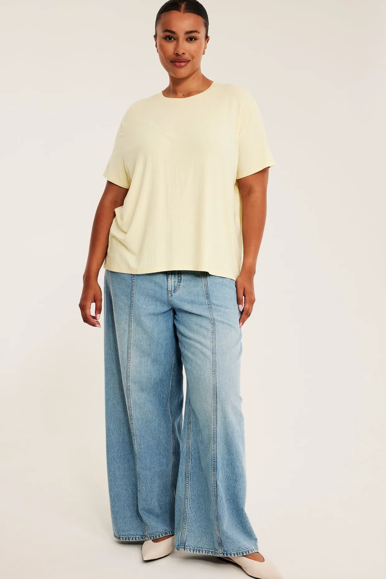 Ribattu t-paita | Vaaleankeltainen | Naiset | Kappahl