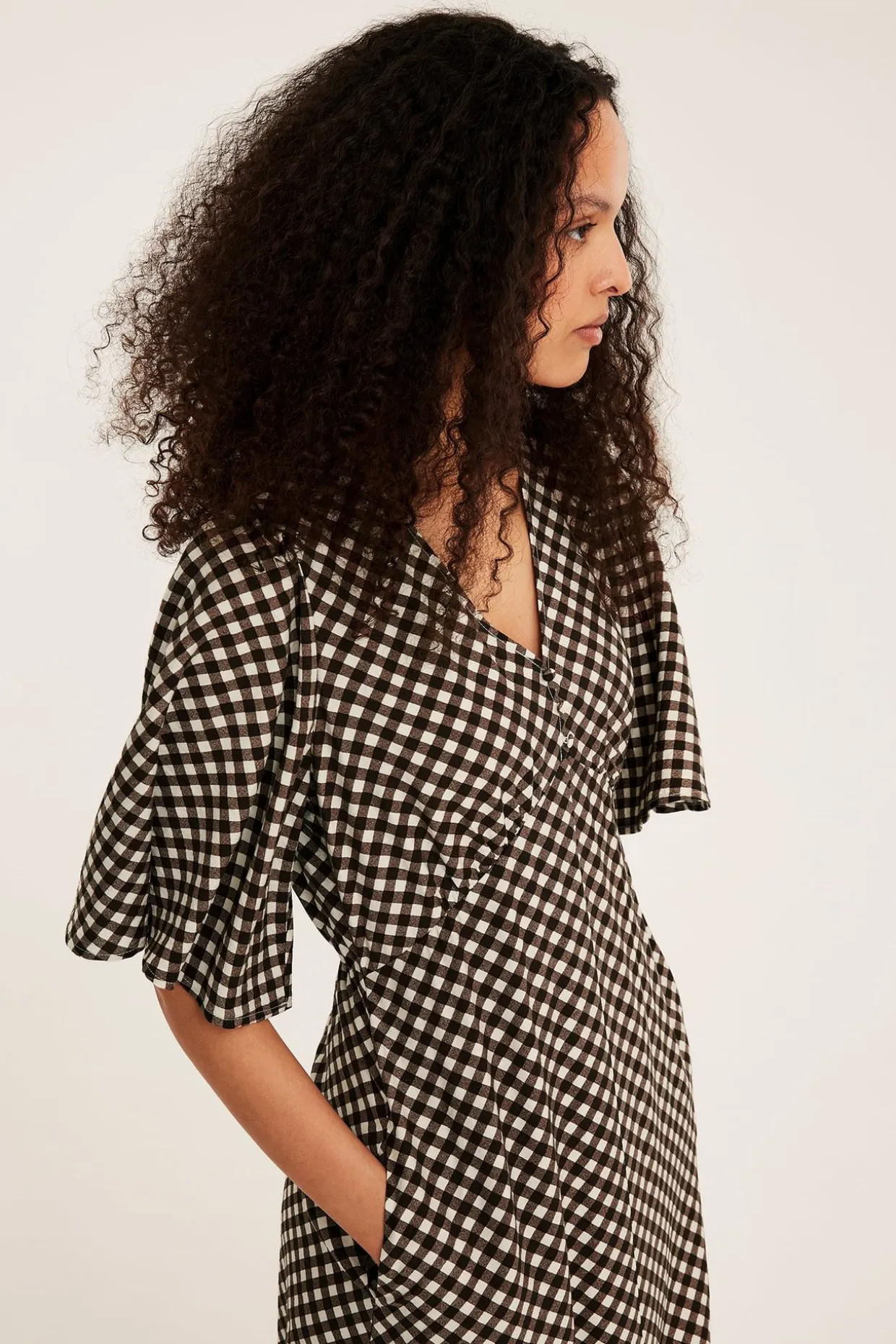 Ruudullinen mekko napeilla | Ruskea | Naiset | Kappahl