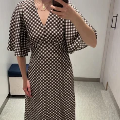 Ruudullinen mekko napeilla | Ruskea | Naiset | Kappahl