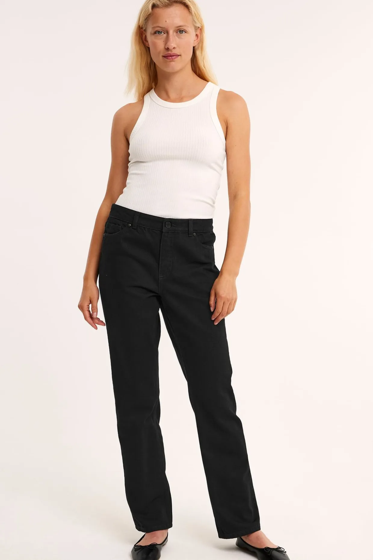 Straight jeans high waist | Musta denim | Naiset | Kappahl