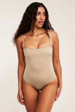 Stringbody light shape topatuilla kupeilla