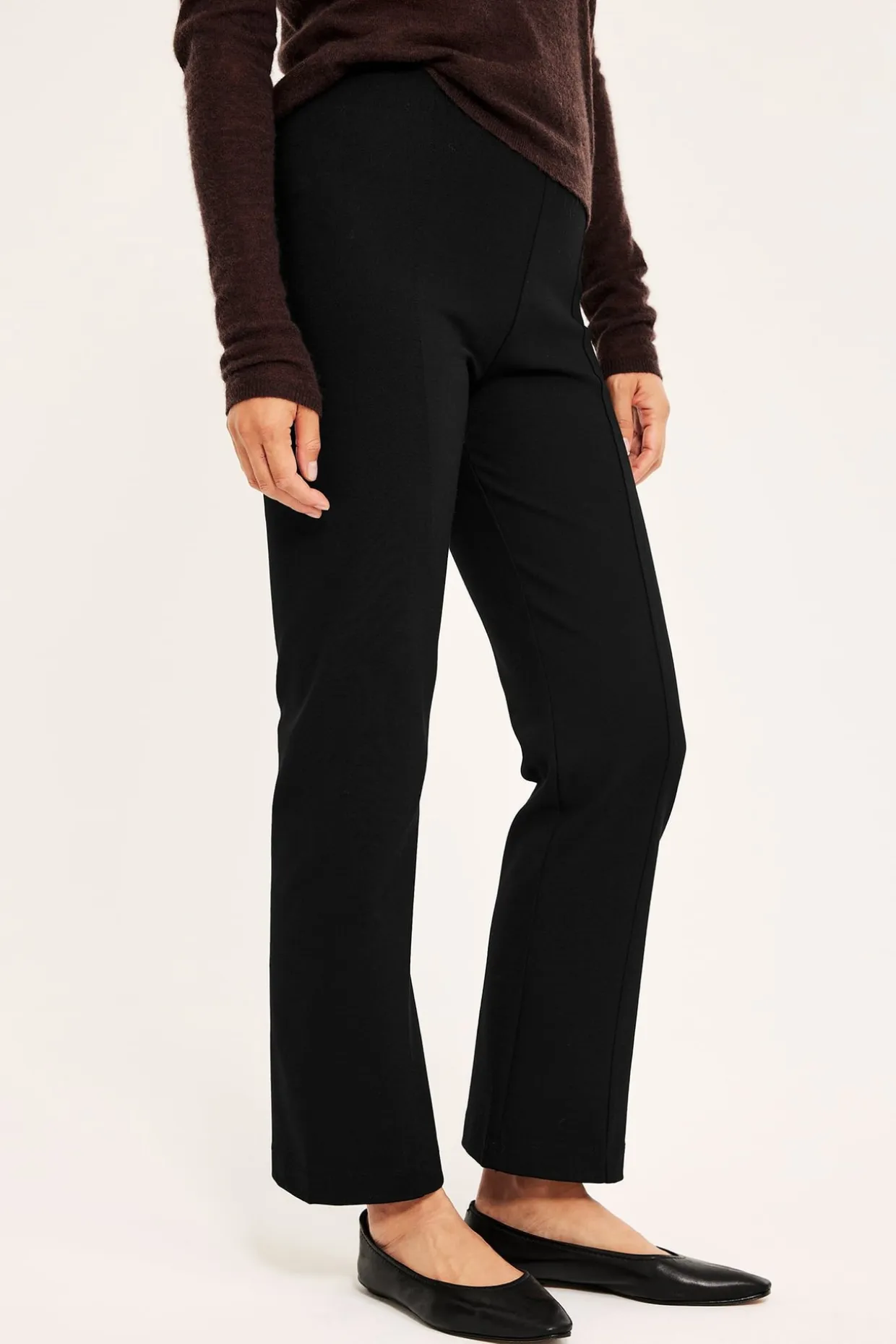Suorat pull-on-housut