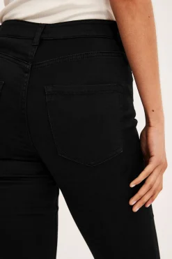 Super slim jeans short leg | Musta | Naiset | Kappahl