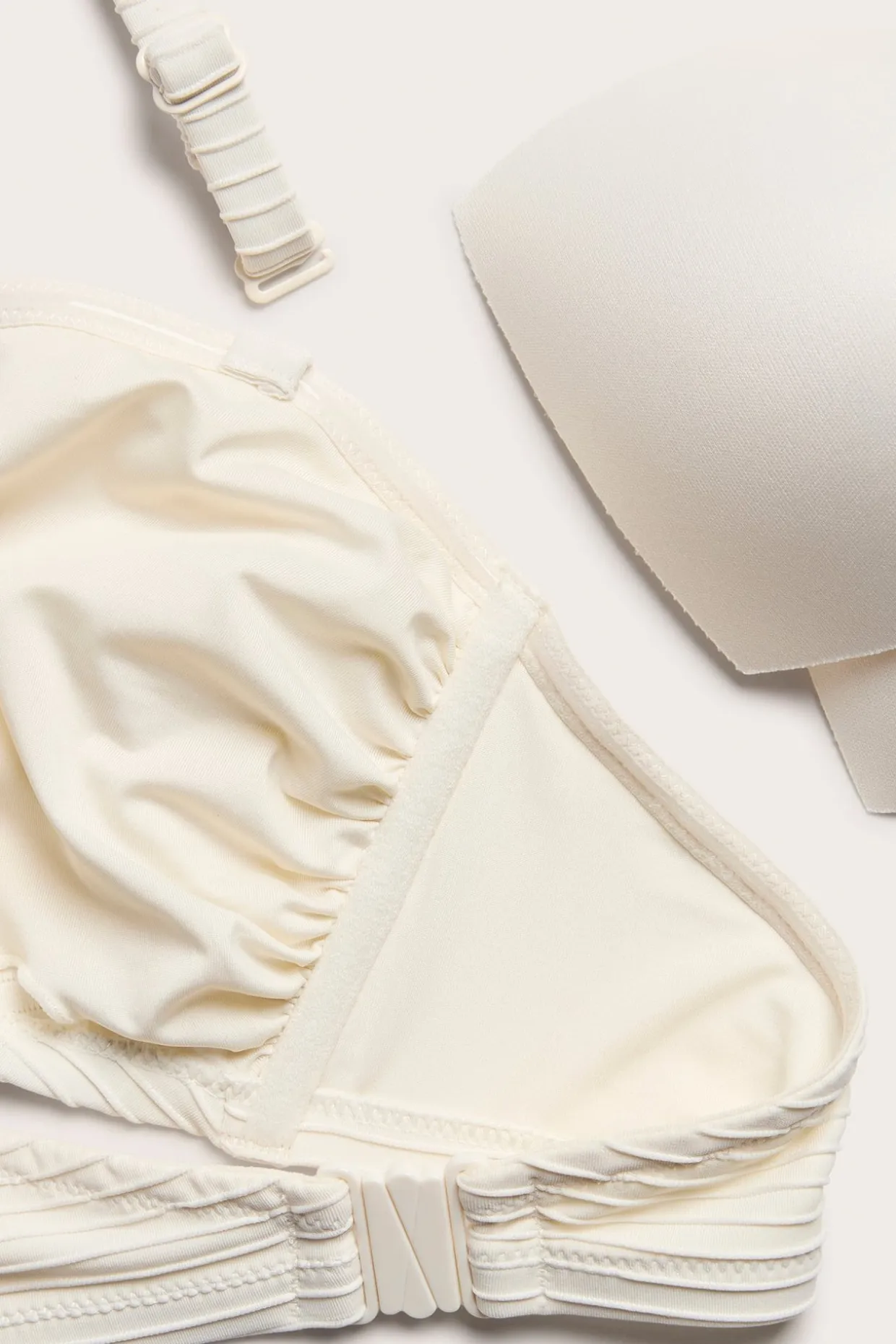 Tekstuuripintainen bikiniyläosa | Luonnonvalkoinen | Naiset | Kappahl