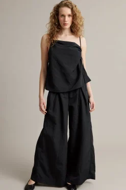Tekstuuripintaiset housut wide fit | Musta | Naiset | Kappahl