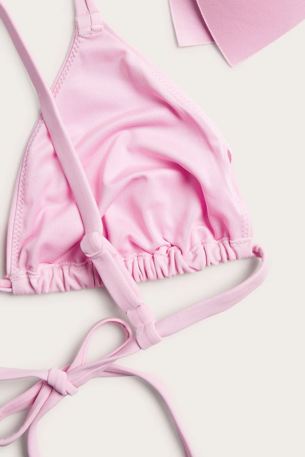 Topattu kolmiomallinen bikiniyläosa | Pinkki | Naiset | Kappahl