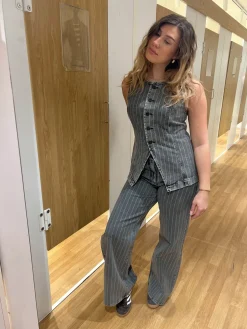 Wide jeans high waist | Tummanharmaa | Naiset | Kappahl