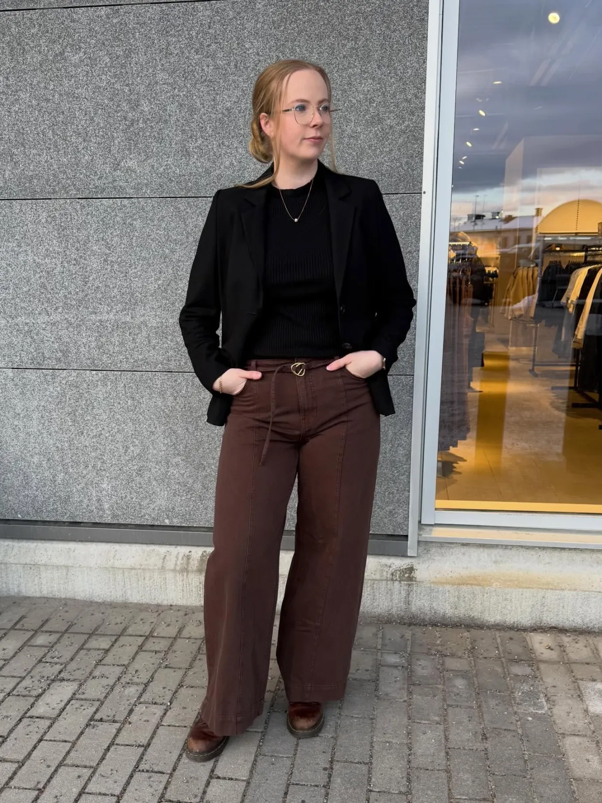 Wide jeans high waist | Tummanruskea | Naiset | Kappahl
